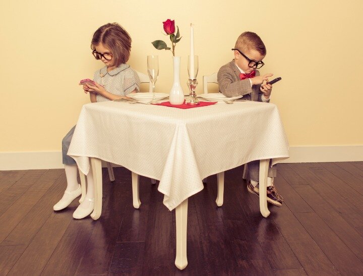 kids distracted feat