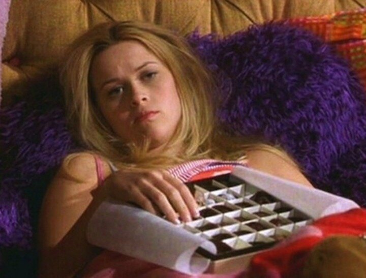 elle-woods-eating-chocolate feat